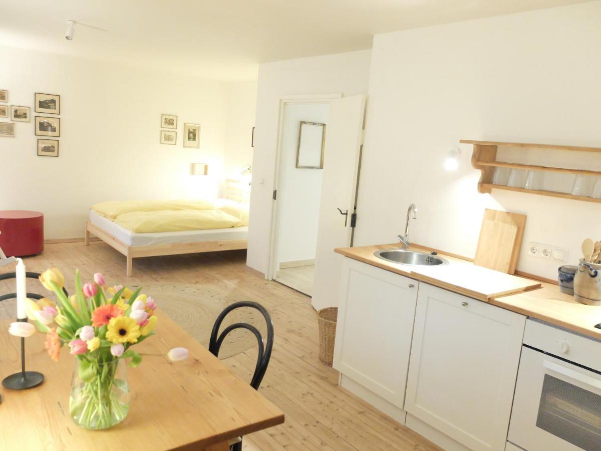 Gartenstudio-Apartment Tausendfreund - Adults Only - Am Chiemsee Breitbrunn am Chiemsee Esterno foto